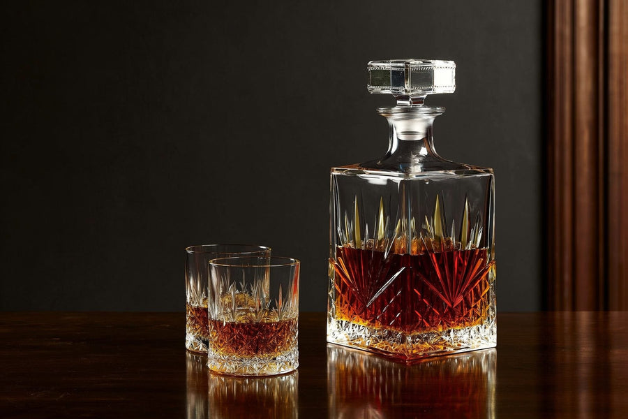 Crystal decanter and glasses for the Tableware and Barware collection